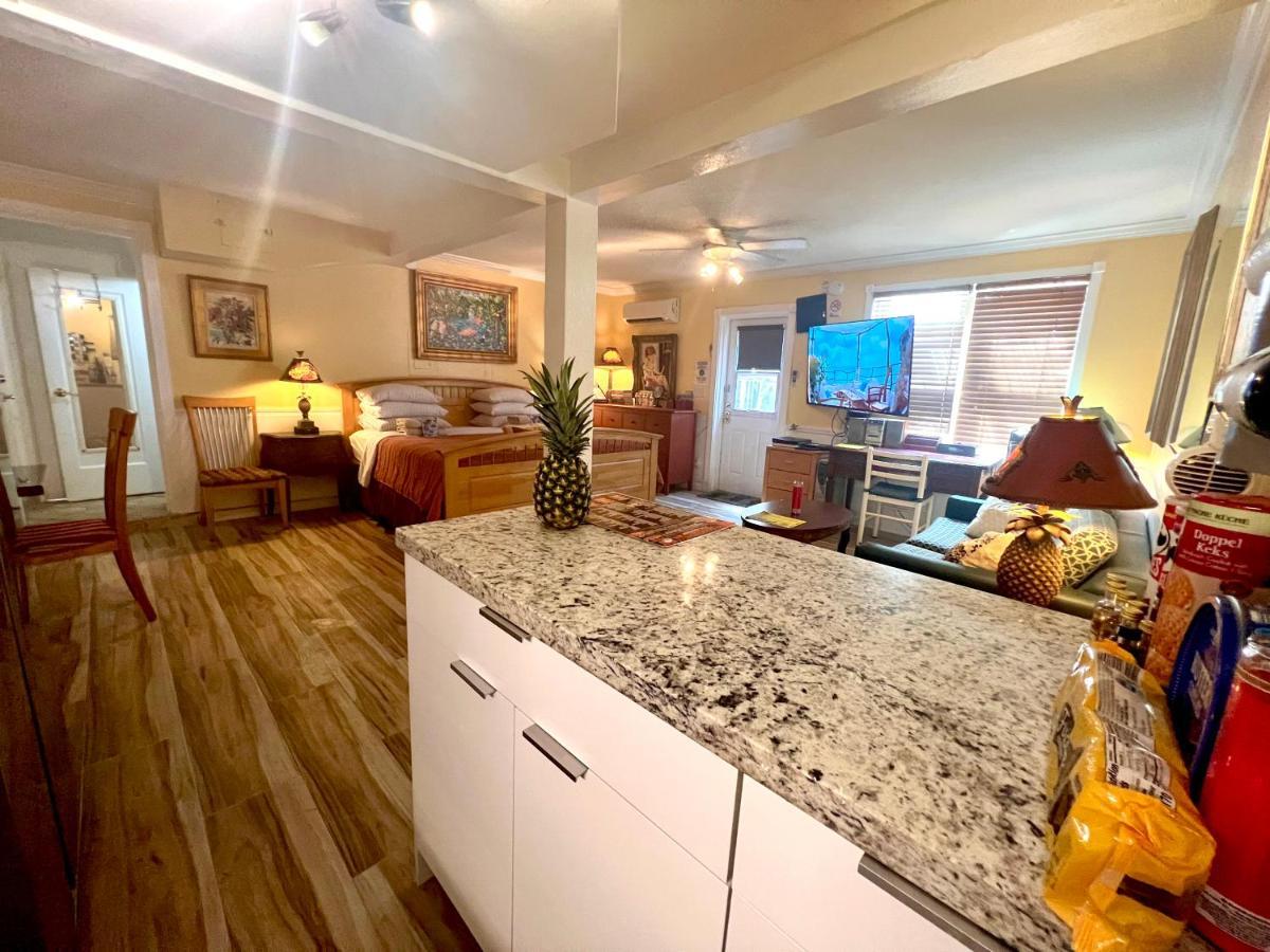 Villa Sinclair Beach Suites And Spa Hollywood Exterior foto