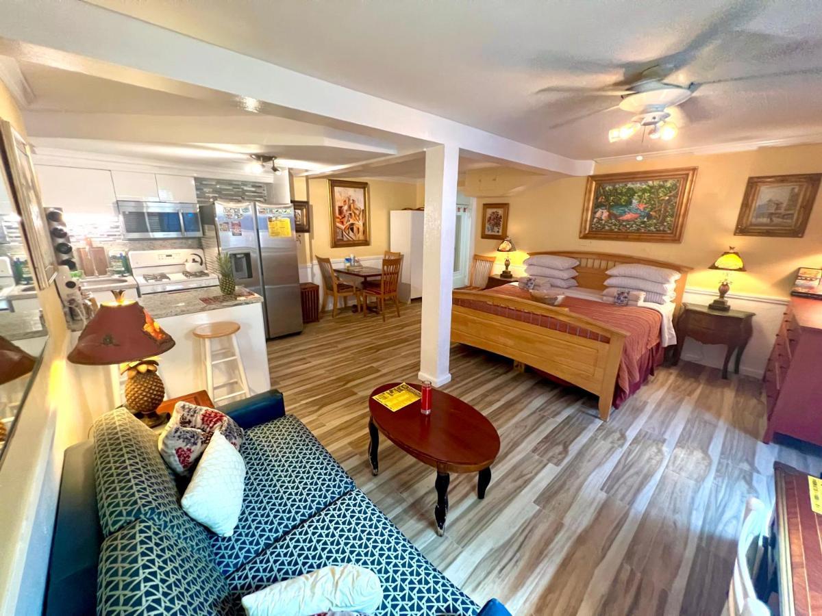 Villa Sinclair Beach Suites And Spa Hollywood Exterior foto